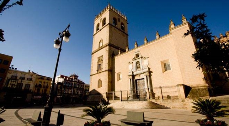 El Arzobispo preside la misa del día de San Juan en la Catedral