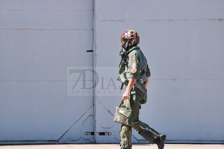 La ministra de Defensa visita la base Área de Talavera (Badajoz)