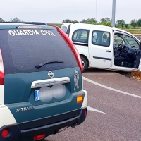 Accidente de tráfico en la rotonda de entrada a la Base Aérea (Badajoz)