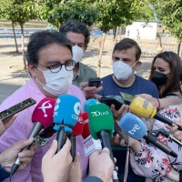 Vergeles comparece tras vacunarse con Pfizer en Badajoz