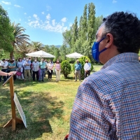 Roberto Brasero recibe el premio a la Excelencia Picota del Jerte 2021