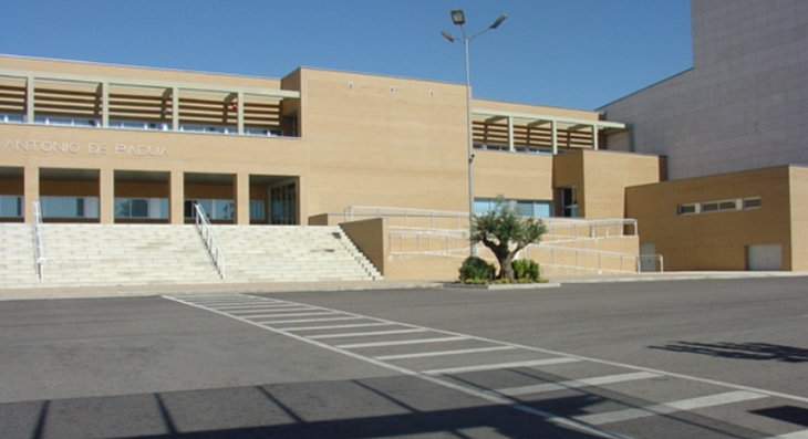 Concesión de la Medalla de Cáceres al Colegio San Antonio de Padua