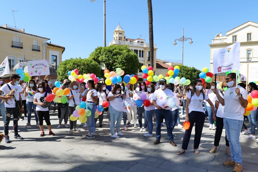 REPOR: Manifestación por la crítica situación de los centros de infantil y guarderías extremeñas