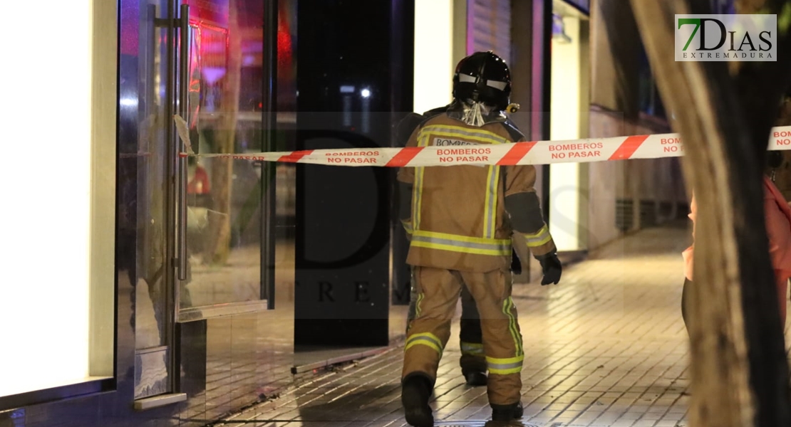 Imágenes y vídeo del nuevo incendio en las calles de Badajoz