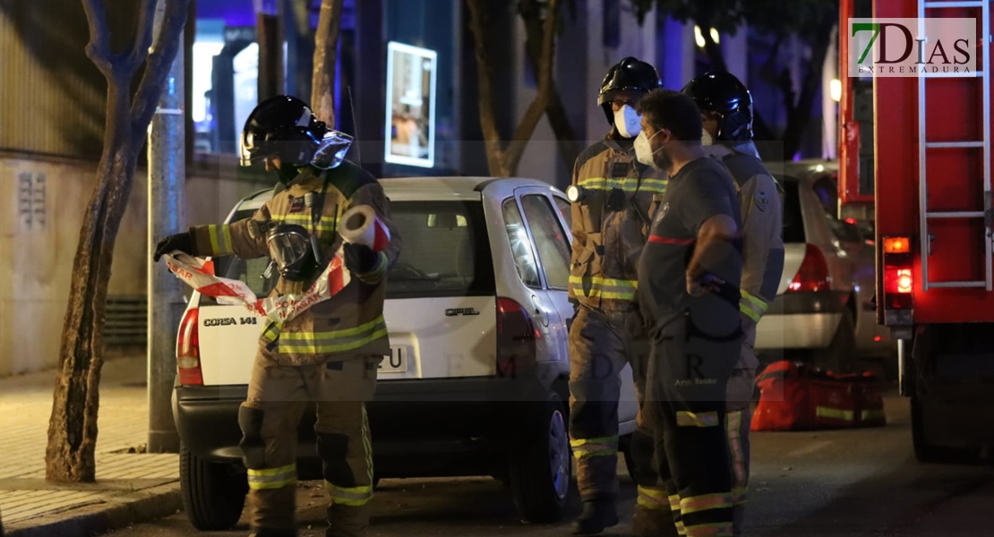 Imágenes y vídeo del nuevo incendio en las calles de Badajoz