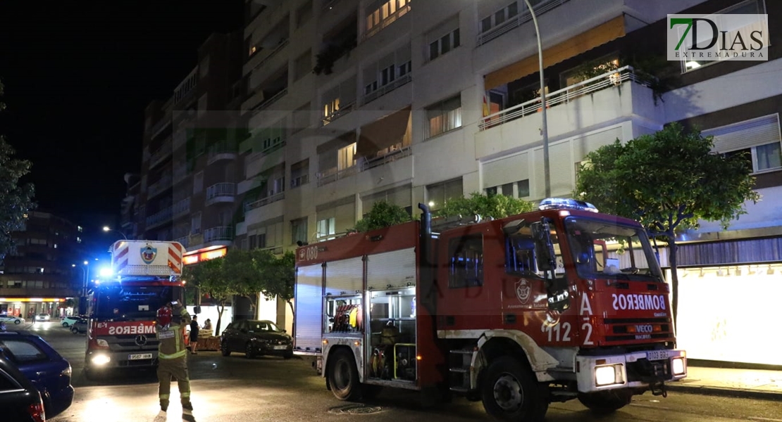 Imágenes y vídeo del nuevo incendio en las calles de Badajoz