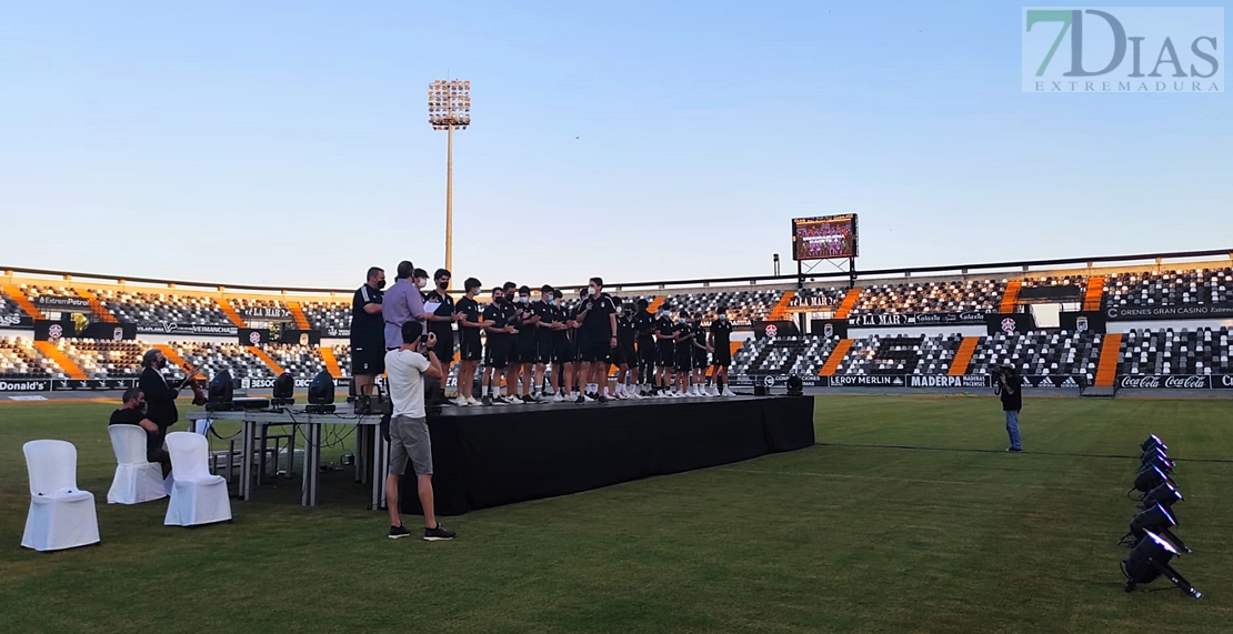 La afición responde a la llamada del CD. Badajoz