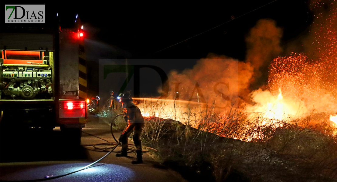 Vecinos de las casas aisladas de Gévora de nuevo en alerta por otro incendio forestal