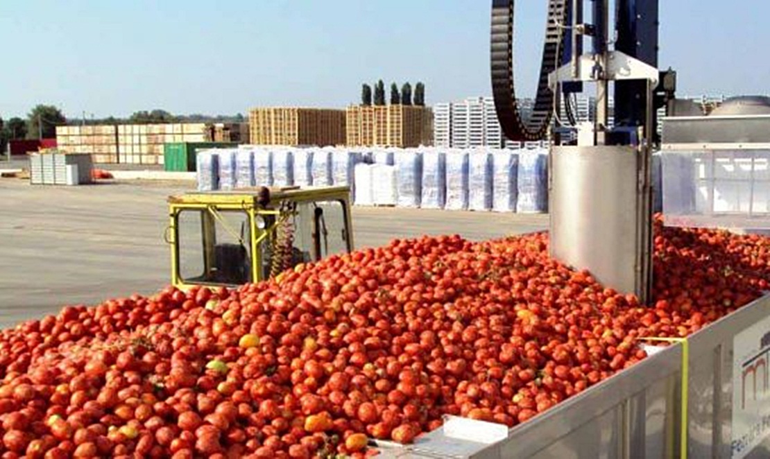 Intensifican el control de los transportes de tomate en Extremadura