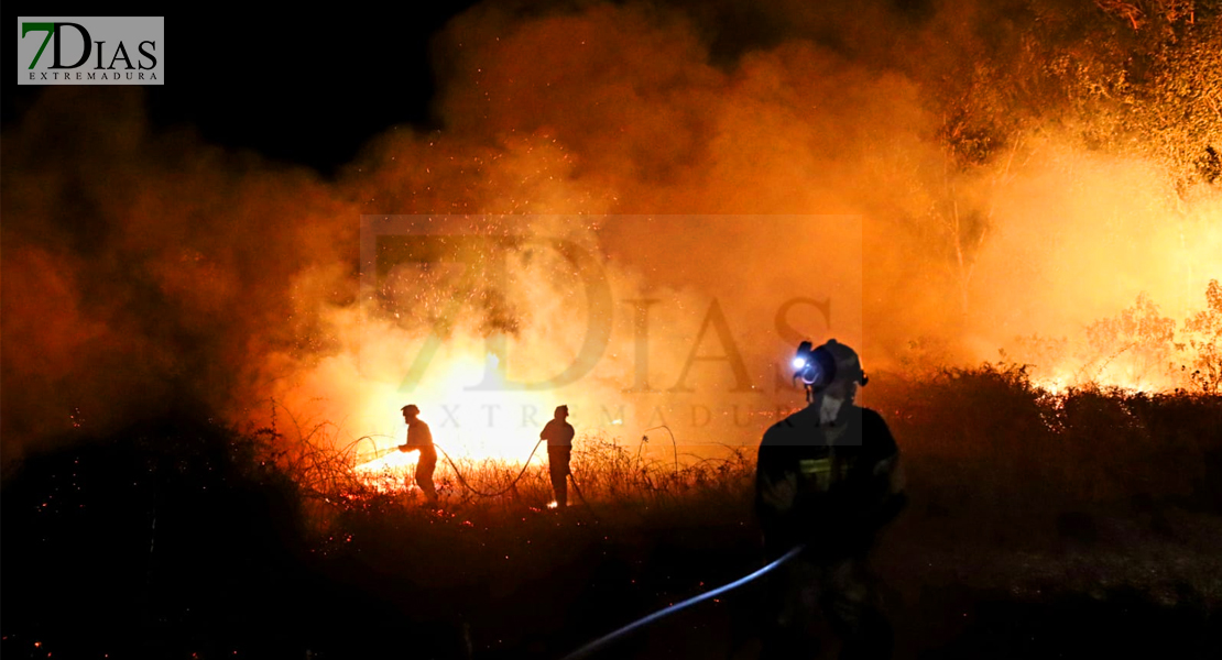 Vecinos de las casas aisladas de Gévora de nuevo en alerta por otro incendio forestal