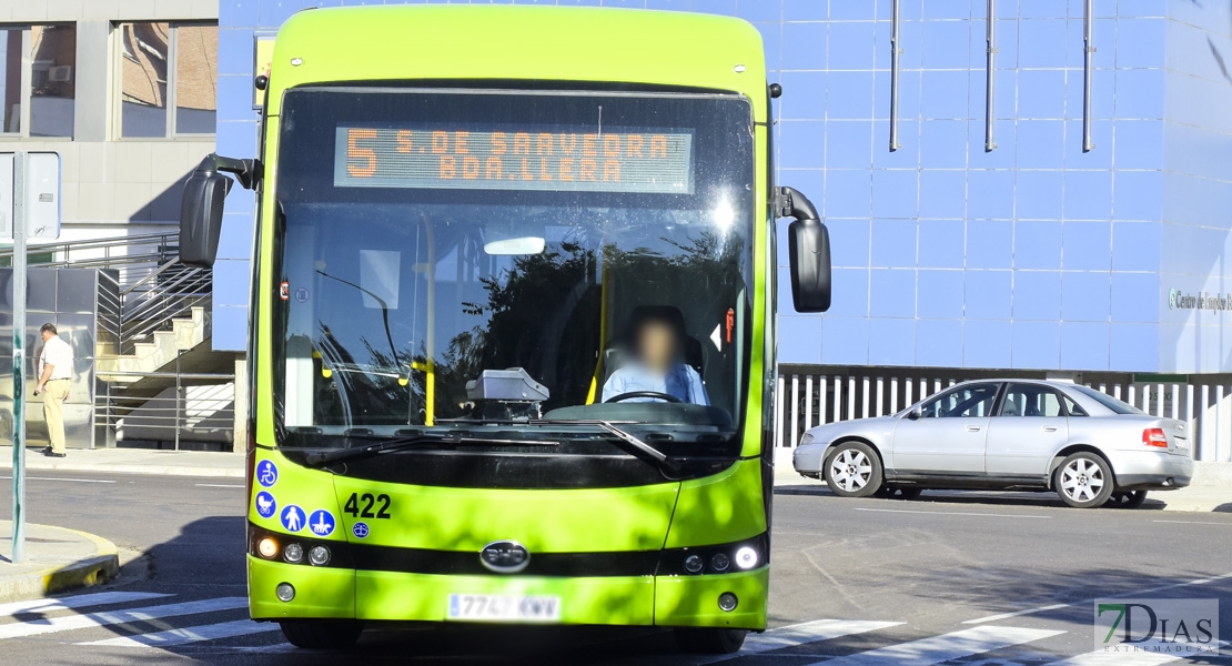 Los ciudadanos ya pueden pagar en efectivo el transporte público en Badajoz