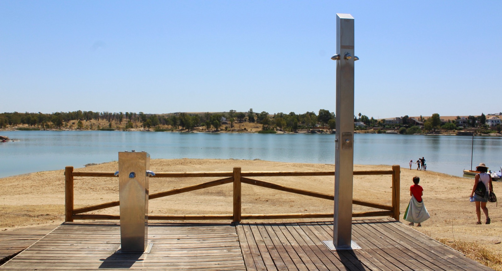 Proserpina aumentará la vigilancia en sus aguas durante este verano