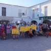 Vecinos de Novelda del Guadiana se manifiestan por la situación de la localidad