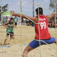 El balonmano playa vuelve a Alburquerque en un momento crítico para el municipio