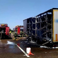 Segundo incidente del día en la Autovía A.5 con un tráiler implicado