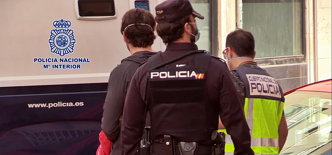 La Policía Nacional detiene a dos fugitivos buscados en Francia por numerosos delitos