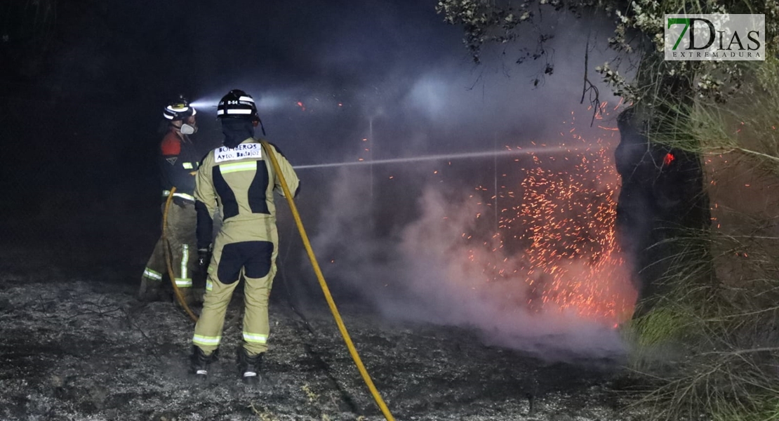 REPOR - Impactante incendio a las afueras de Badajoz