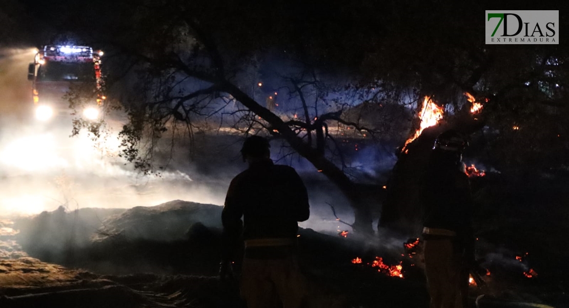 REPOR - Impactante incendio a las afueras de Badajoz