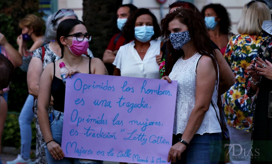 Badajoz reivindica los derechos de las mujeres afganas