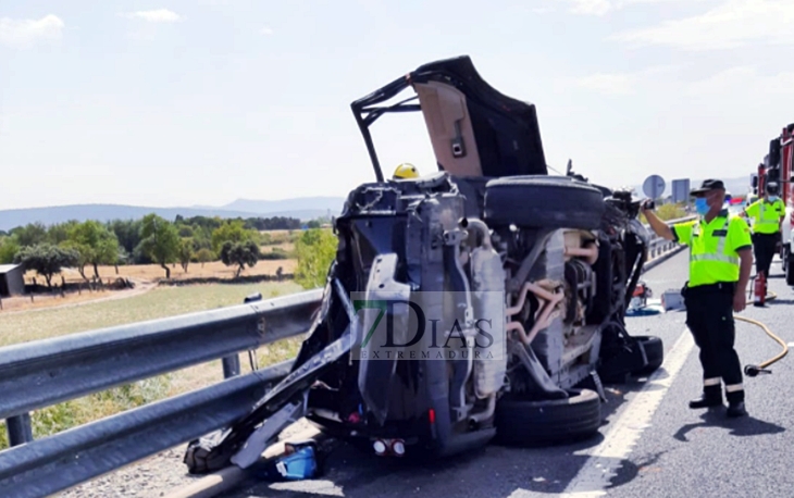 Accidente con atrapados en la A-5