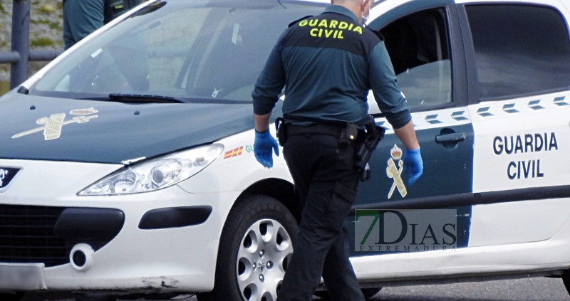 Mueren tres jóvenes de entre 18 y 20 años tras salirse de la vía y caer por un desnivel