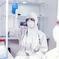 Los anticuerpos incluso pueden aumentar pasados los siete meses de la infección
