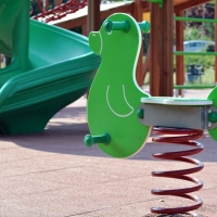 Cáceres cierra parques y piscinas debido a la alerta por fuertes rachas de viento