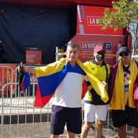 Segundo día de La Vuelta por Extremadura: gran ambiente en la salida desde Don Benito