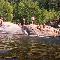 Un joven en estado grave tras sufrir un accidente por inmersión en un Charco en Madrigal