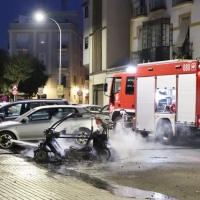 Arde de madrugada un vehículo en las calles pacenses