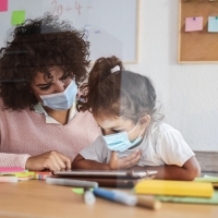 780.000 € para dotar de libros y material a 123 centros educativos concertados extremeños