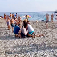 Bañistas detienen en una playa a dos narcotraficantes con 800 kilos de hachis