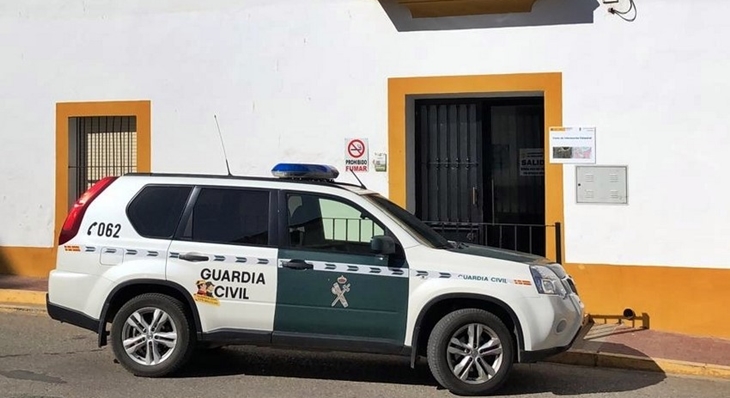 Detenidos tres vecinos de Badajoz por robar en el Ayto de Almendral y en una nave de La Albuera