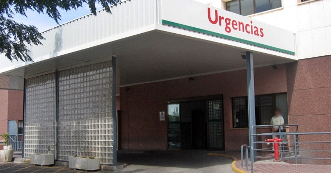 Trasladado hasta el Universitario tras colisionar contra un árbol en la EX-214