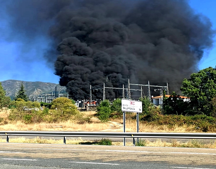 Un incendio en una subestación eléctrica deja sin luz a varios pueblos extremeños