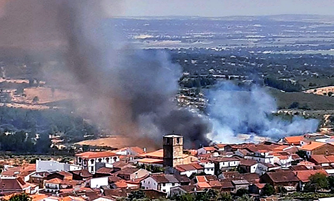 Nivel 1 de Peligrosidad en Perales (Cáceres) por cercanía de las llamas