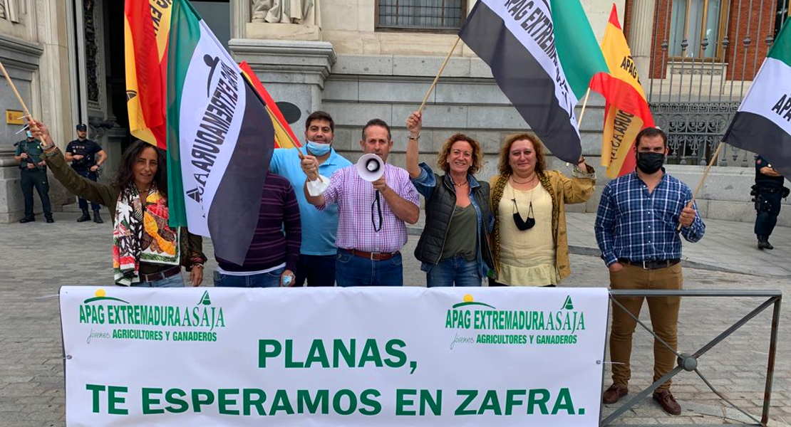 Los agricultores extremeños recibirán al ministro en la feria de Zafra “como se merece”