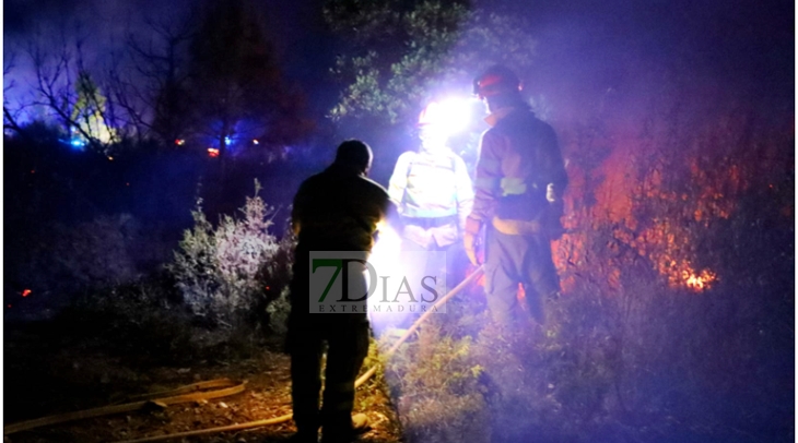 Portugal y España aúnan esfuerzos para extinguir un incendio forestal en la Codosera