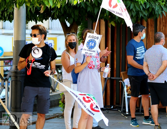 Manifestación por el descontento de los empleados públicos en abuso de la temporalidad