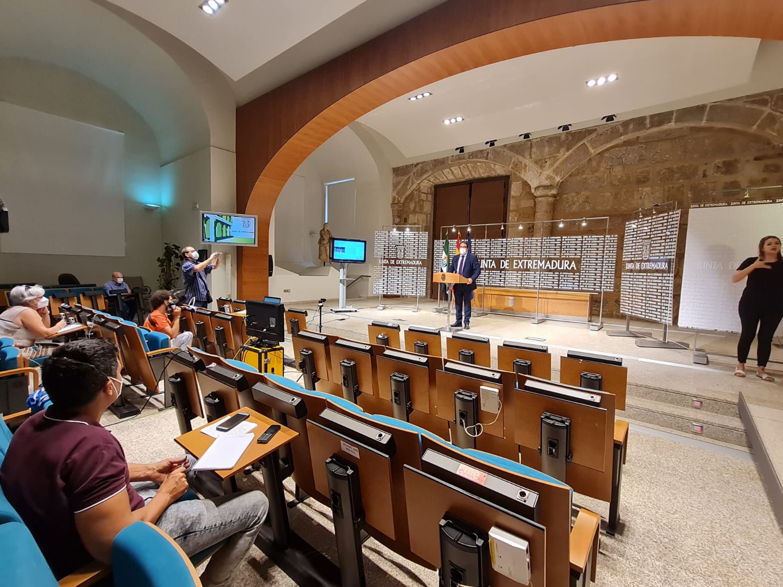 Vergeles sobre ponencia de vacunas: “No hay evidencias de una 3ª dosis para la población general”