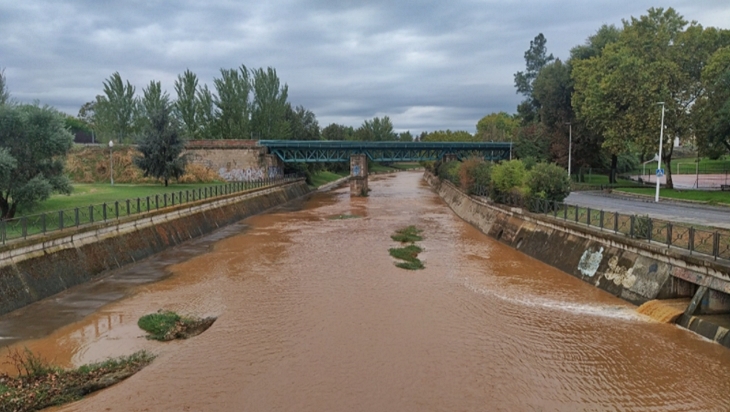 La lluvia provoca cortes de luz y anega vías en Mérida