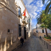 Un joven irá a la cárcel por apuñalar a otro por celos en Cáceres