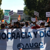 Miles de guardias civiles se manifiestan en Madrid &quot;hartos de Marlaska&quot;