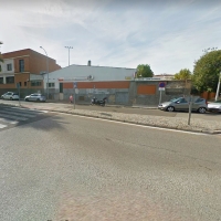 Un joven sufre un trauma craneal tras un accidente en Badajoz