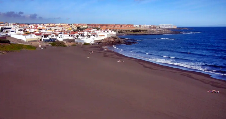 Localizan el cuerpo de una mujer de 40 años en una playa de Gran Canaria