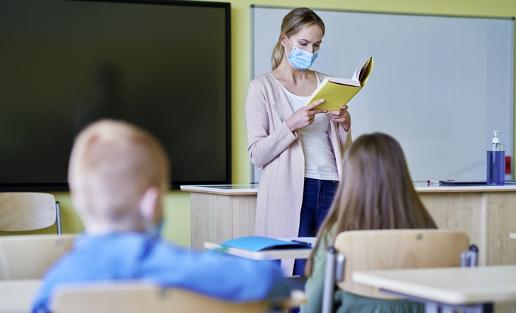 USO reclama que disminuyan las ratios en las aulas para garantizar la atención educativa y sanitaria