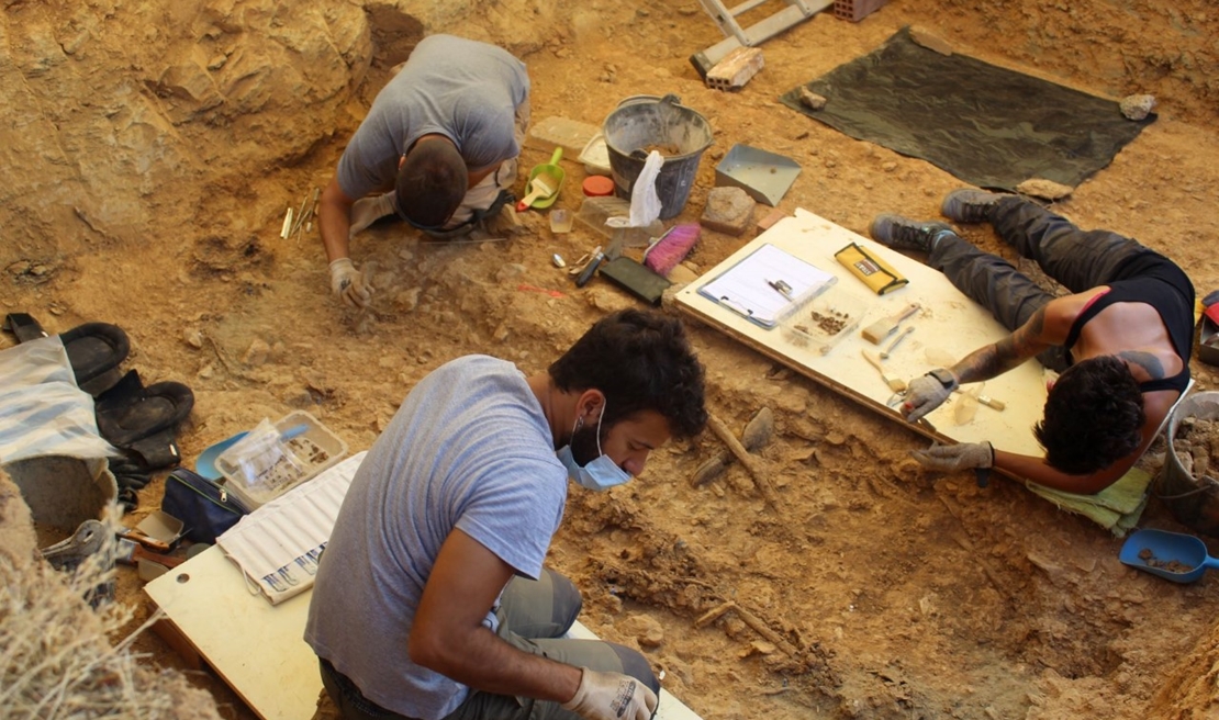 Trabajos arqueológicos en Cabeza la Vaca: Hallan posibles enterramientos colectivos