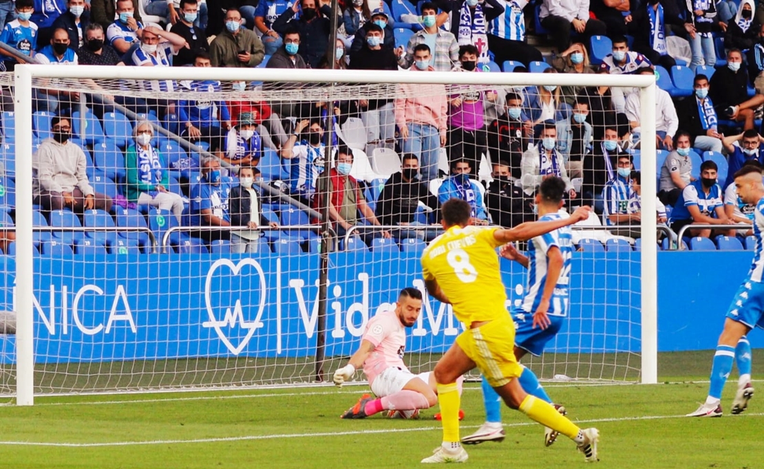 El fútbol fue injusto con un CD. Badajoz que mereció más en Riazor