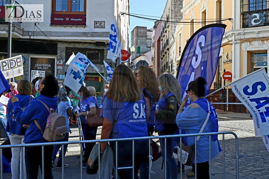 REPOR - Concentración en Mérida para exigir la subida salarial a empleados públicos