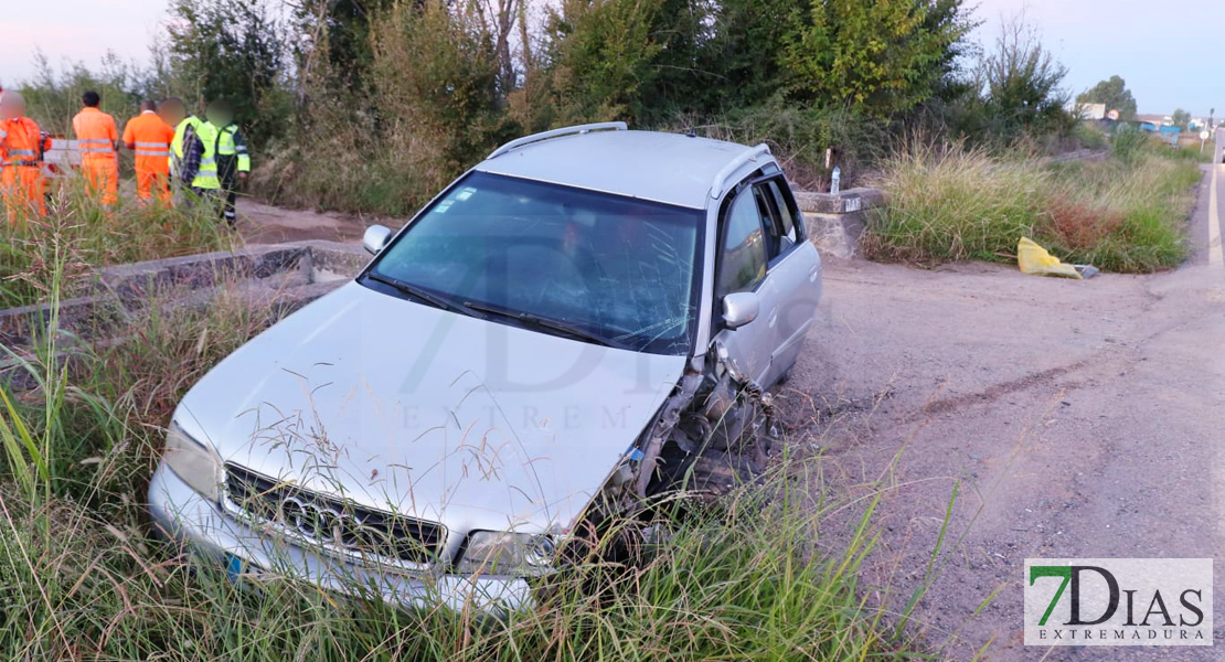 Un accidente entre un camión y un turismo deja varios heridos en la EX-209